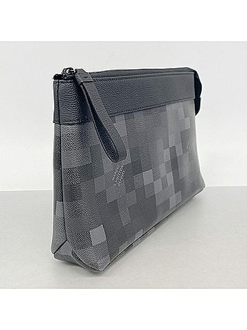 Louis Vuitton Louis Vuitton Damouflage Pochette Voyage Souple Clutch Bag M14926 Black Men's (view 2)