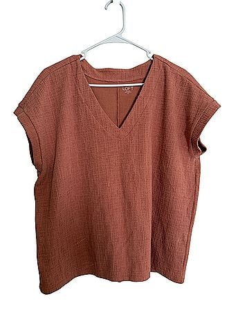 Ann Taylor LOFT Outlet Short Sleeve Blouse (view 1)