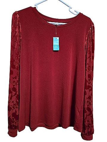 Maurices Long Sleeve T-Shirt (view 1)