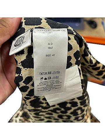 Ganni Ganni Leopard Midi Shirt Dress in Animal Print Cotton (view 2)