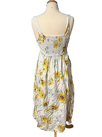 Old Navy Casual Dress (view 2)