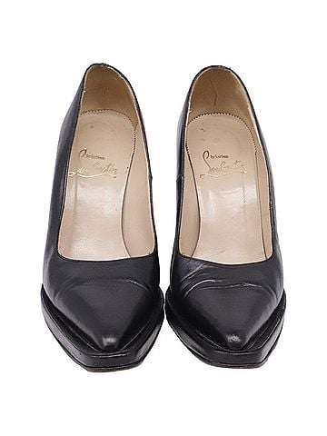 Christian Louboutin Christian Louboutin Pumps in Black Leather (view 1)