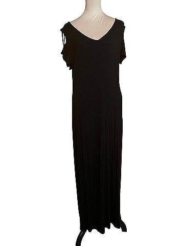 The Pyramid Collection Casual Dress (view 1)
