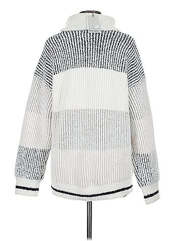 Barefoot Dreams Barefoot Dreams Pullover Sweater (view 2)