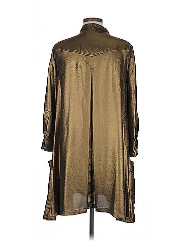 BCBGMAXAZRIA Bcbgmaxazria 3/4 Sleeve Button Down Shirt (view 2)