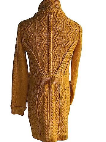 Sparrow Strathmore Wool Cardigan (view 2)