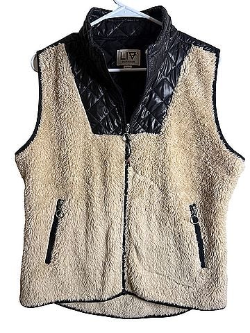 Liv Vest (view 2)