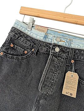 Levi's The Icon Skirt Denim Skirt (view 2)