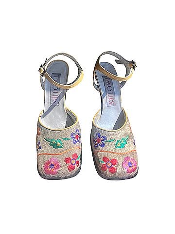 Two Lips Heels (view 1)
