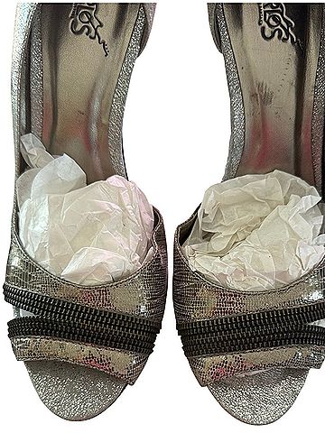 Carlos Heels (view 1)
