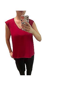Uniqlo Sleeveless T-Shirt (view 1)