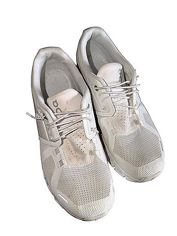 On no brand Sneakers (view 1)