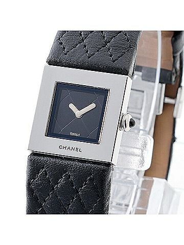 Chanel Chanel Matelassé H0116 Black Quartz Watch (view 2)