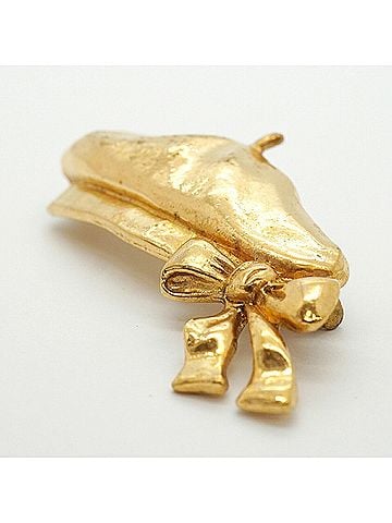 Chanel Chanel brooch, ribbon motif, beret gold plated, women's. (view 2)