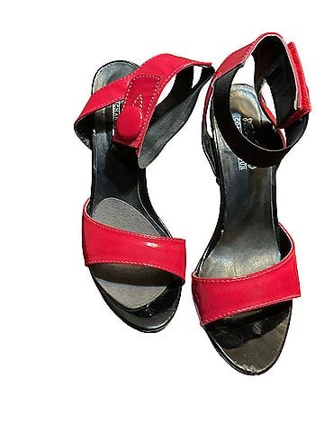 Coach and Four Heels (view 1)