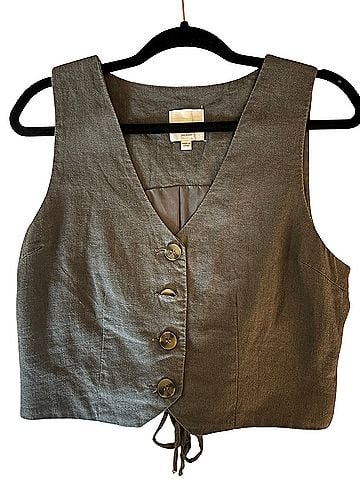 Love Tree Sleeveless Blouse (view 1)
