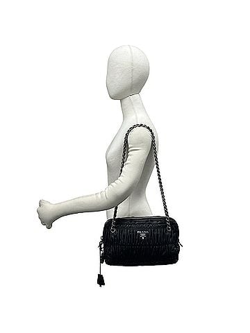 Prada PRADA Prada Logo Hardware Gathered Leather Genuine Chain Semi Shoulder Bag Black 20051 (view 2)