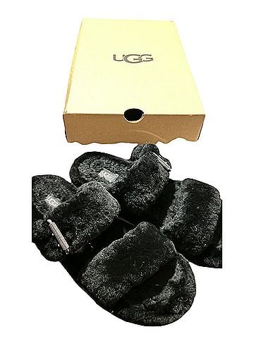 Ugg Flats (view 1)