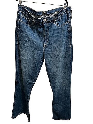 Banana Republic Relaxed Straight Casual Pants (view 2)
