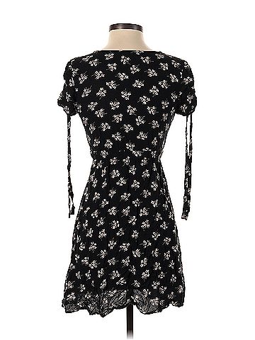 American Eagle Outfitters American Eagle Outfitters Casual Dress (view 2)