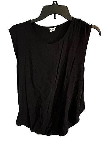 OAK Sleeveless Crew Neck Tank With Peekaboo Back Tank Top (view 1)