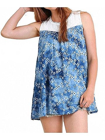Umgee Floral &amp; Lace Keyhole Top in Blue (view 2)