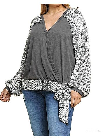 Umgee Surplice Printed Puff Sleeves Plus Top in Charcoal (view 2)