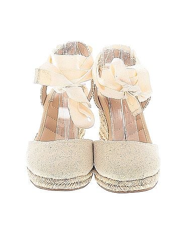 Kelly & Katie Kelly &amp; Katie Wedges (view 2)