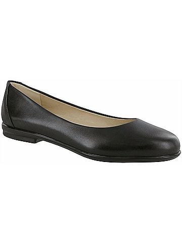 SAS Women's Scenic Ballet Flat in Black (view 1)