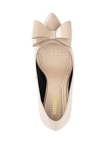 Andrea Women's Pointed Toe Pump (view 2)