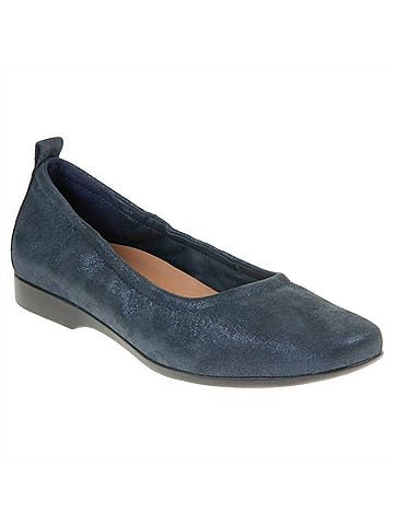 Clarks Women's Un Darcey Vibe Flat Shoes in Navy (view 2)
