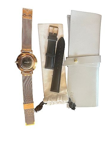 cluse Watch (view 2)