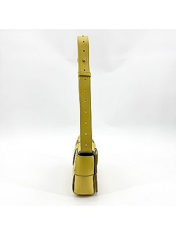Bottega Veneta Cassette Belt Maxi Intrecciato Leather Yellow Leather Clutche &amp; Pouche Bag (view 2)