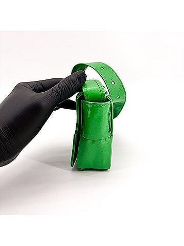 Bottega Veneta Cassette Belt Maxi Intrecciato Leather Green Leather Clutche &amp; Pouche Bag (view 2)