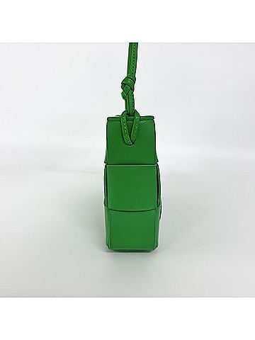 Bottega Veneta Cassette Maxi Intrecciato Leather Green Leather Shoulder Bag Bag (view 2)