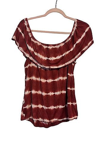 Charlotte Russe Short Sleeve T-Shirt (view 1)