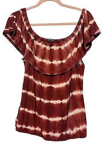 Charlotte Russe Short Sleeve T-Shirt (view 2)