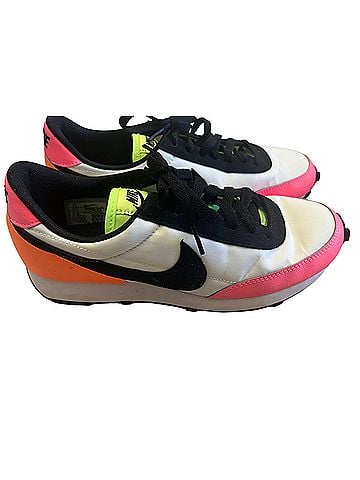 Nike Nike Daybreak Sneakers (view 2)