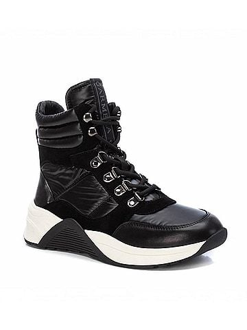 XTI Women's Casual Booties in Black (view 2)