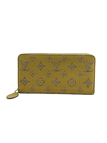 Louis Vuitton LOUIS VUITTON M82501 Zippy Wallet Mahina Leather Long Yellow (view 1)