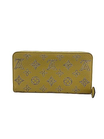 Louis Vuitton LOUIS VUITTON M82501 Zippy Wallet Mahina Leather Long Yellow (view 2)