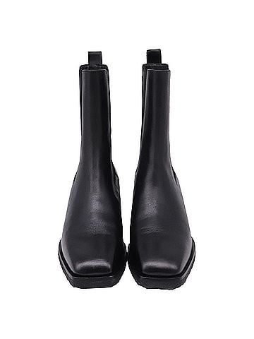 Salvatore Ferragamo Salvatore Ferragamo Wyatt Ankle Boots in Black Leather (view 2)