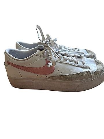 Nike Blazer Low Sneakers (view 1)