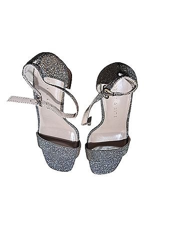 Kelly & Katie Heels (view 1)