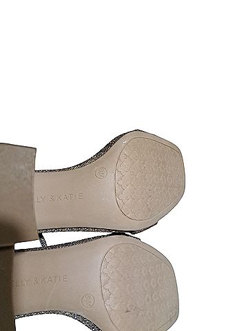 Kelly & Katie Heels (view 2)