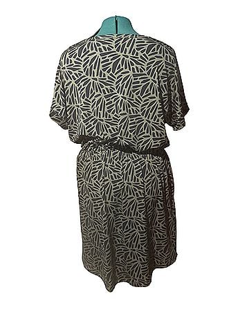 Banana Republic Casual Dress (view 2)