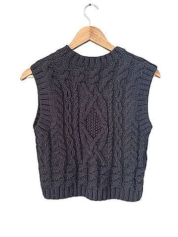 Zara Black Cable-Knit Sleeveless V-Neck Sweater Vest Sweater Vest (view 2)