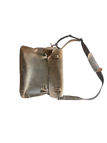 Amazon Basics tidings Leather Laptop Bag (view 1)