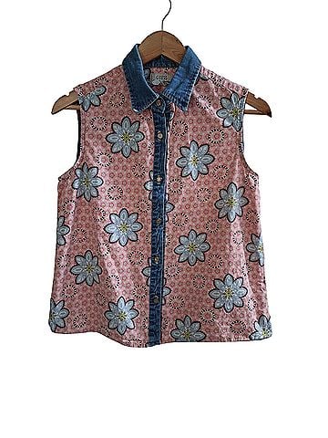 Guess Sleeveless Button-Down Shirt (view 1)