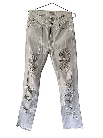 Alice + Olivia Jeans (view 1)